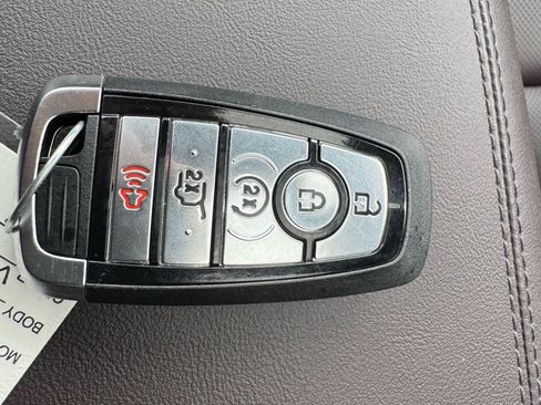 Used 2025 Ford Explorer Platinum w/ Ultimate Package image 30