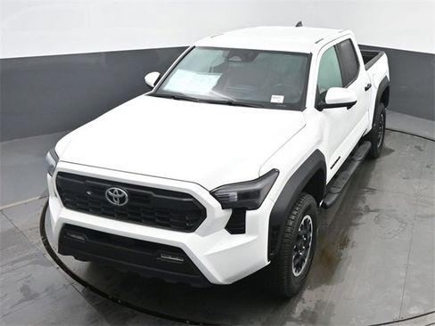 Used 2025 Toyota Tacoma TRD Sport image 38