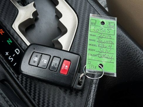 Used 2013 Toyota RAV4 Limited AWD/4WD image 53