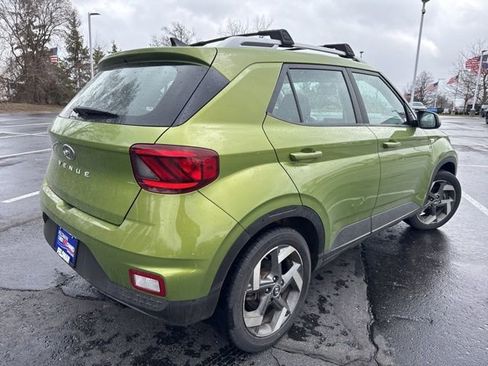 Used 2022 Hyundai Venue SEL image 3