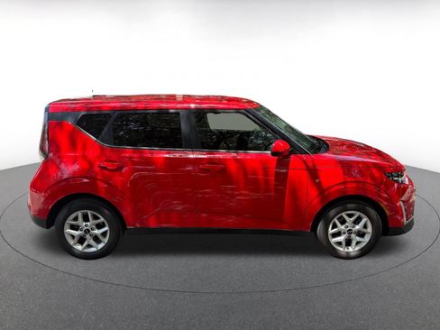 Used 2025 Kia Soul LX w/ LX Technology Package FWD image 14