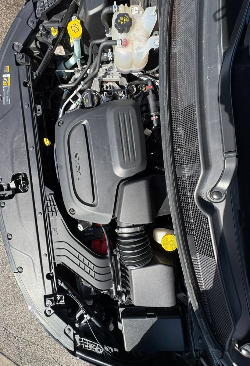 Used 2024 Chrysler Pacifica Touring-L FWD image 34