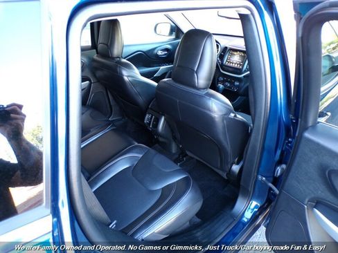 Used 2018 Jeep Cherokee Latitude Plus FWD image 25