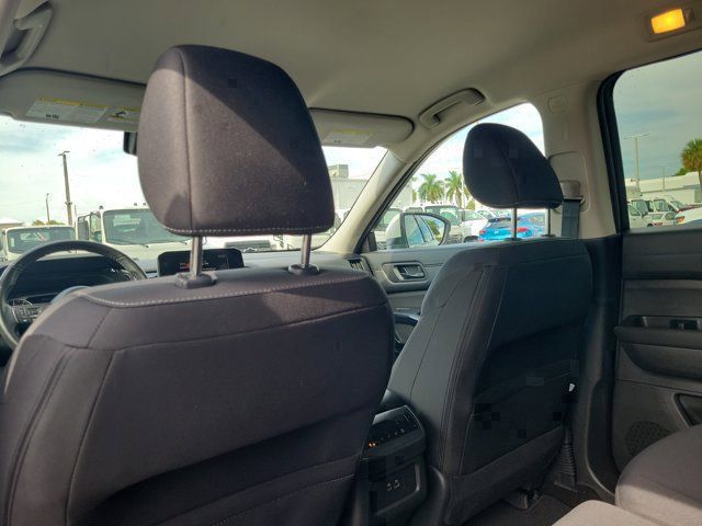 Used 2024 Nissan Pathfinder SV FWD image 14