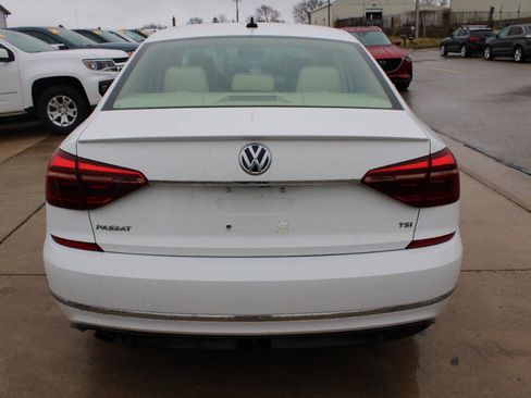 Used 2017 Volkswagen Passat 1.8T R-Line image 2