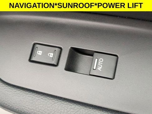 Used 2018 Honda Pilot Touring image 37