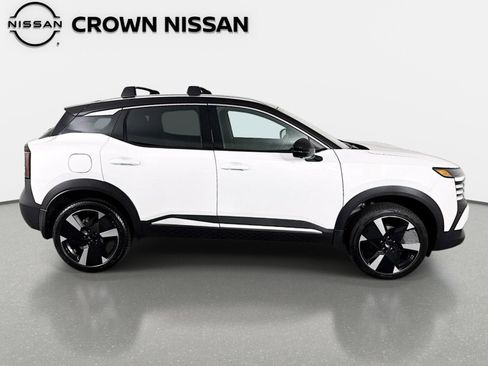 New 2026 Nissan Kicks SR FWD image 4
