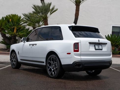 Used 2022 Rolls-Royce Cullinan Black Badge w/ Dark Exterior Package AWD/4WD image 48