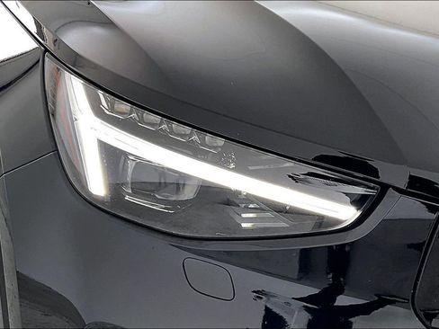 Used 2024 Volvo XC40 Recharge Ultimate w/ Protection Package Premier image 38