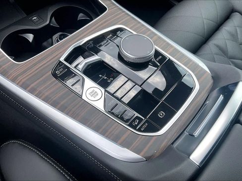 New 2026 BMW X5 xDrive40i w/ M Sport Package AWD/4WD image 8