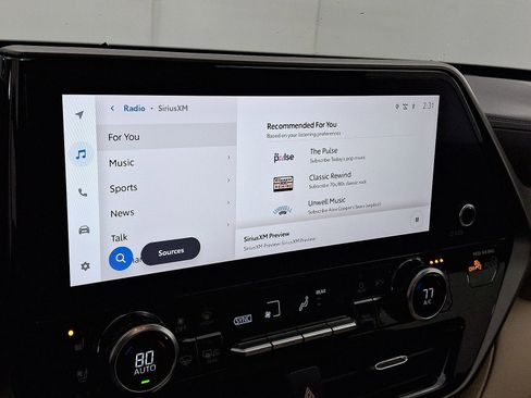 Used 2024 Toyota Highlander Limited image 14