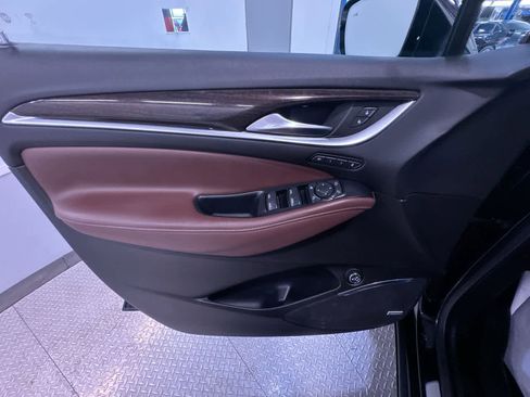 Used 2021 Buick Enclave Avenir w/ Avenir Technology Package image 12