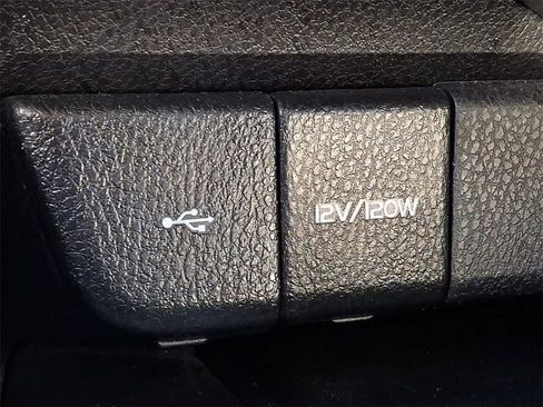 Used 2023 Toyota Camry SE image 18