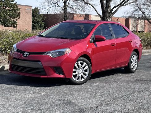 Used 2016 Toyota Corolla LE image 2