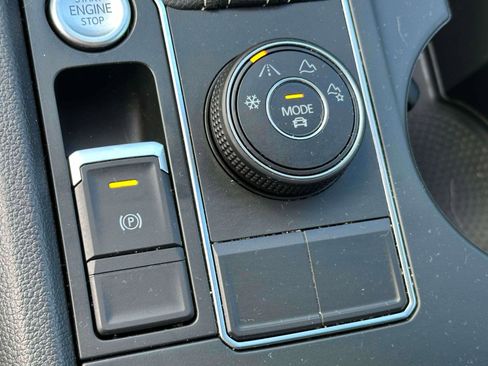 Certified 2022 Volkswagen Atlas Cross Sport SE image 27