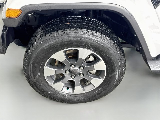 Used 2022 Jeep Wrangler Unlimited Sahara w/ Cold Weather Group AWD/4WD image 36