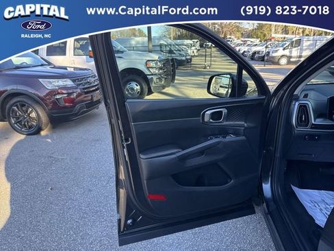 Used 2024 Kia Sorento S image 19