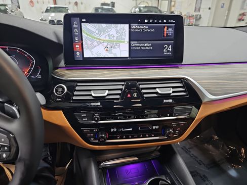 Certified 2023 BMW 530i w/ Executive Package image 22