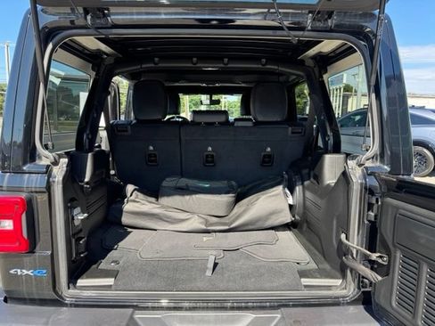 Used 2023 Jeep Wrangler Unlimited Sahara w/ Cold Weather Group AWD/4WD image 20
