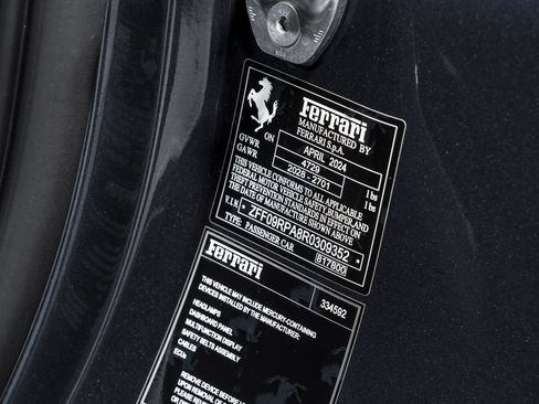 Used 2024 Ferrari Roma Spider RWD image 10