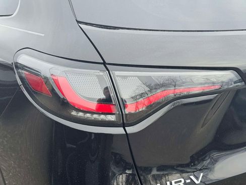 Used 2024 Honda HR-V EX-L image 9