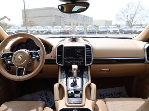 Used 2016 Porsche Cayenne image 14