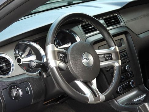Used 2014 Ford Mustang GT RWD image 47