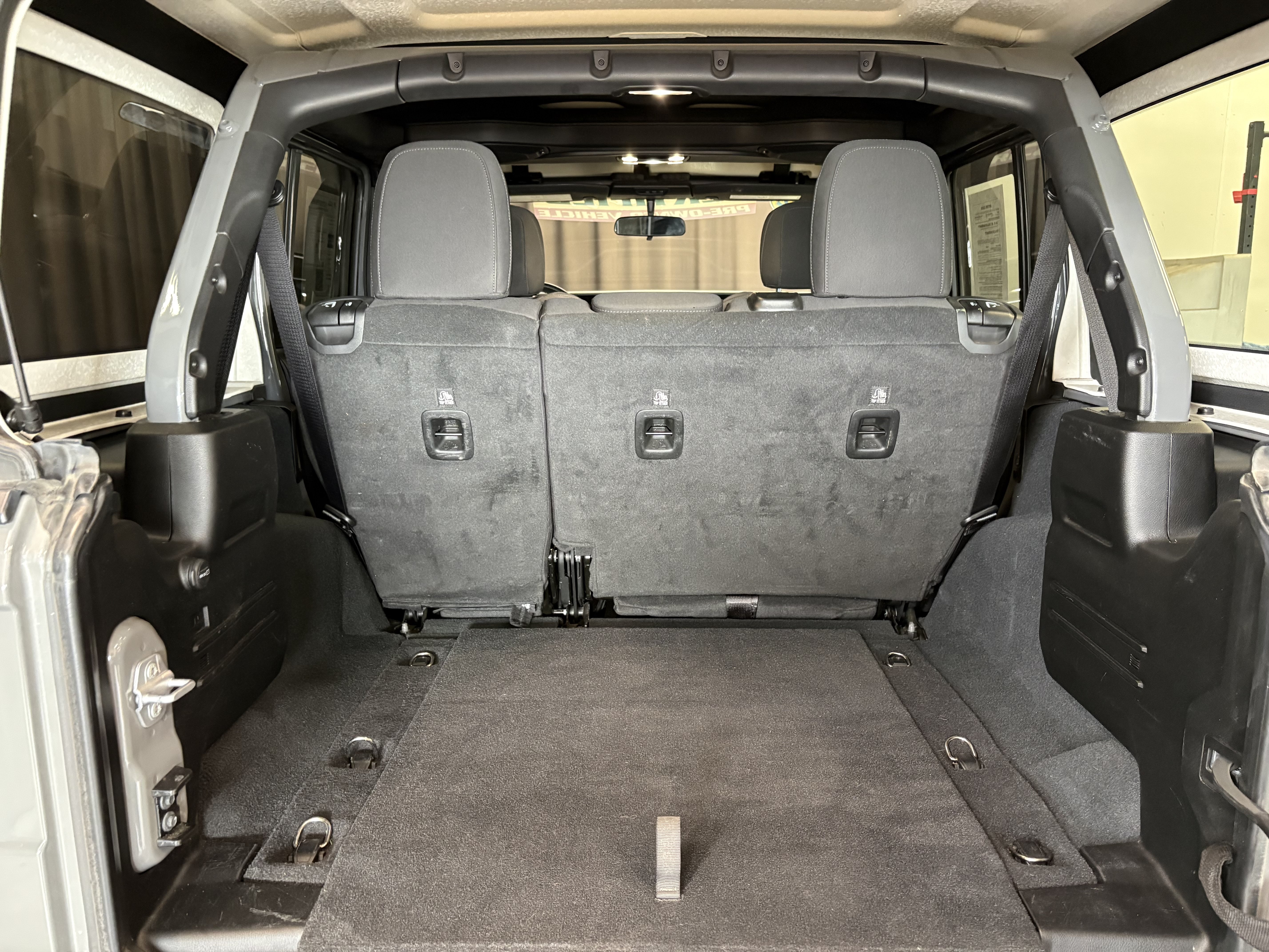 Used 2022 Jeep Wrangler Unlimited Sport AWD/4WD image 32