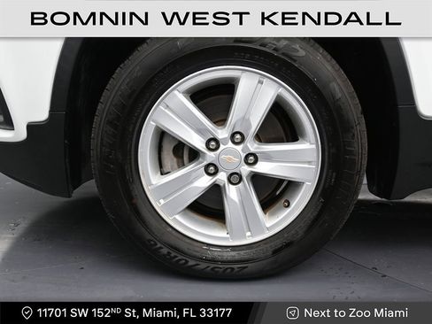 Used 2022 Chevrolet Trax LT w/ LT Convenience Package image 9