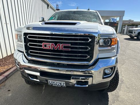 Used 2018 GMC Sierra 2500 SLT w/ Duramax Plus Package image 7