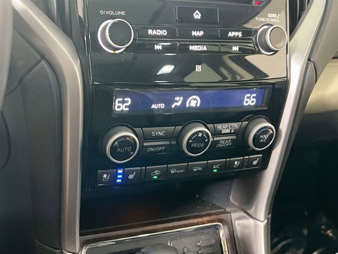 Used 2022 Subaru Ascent Touring image 16
