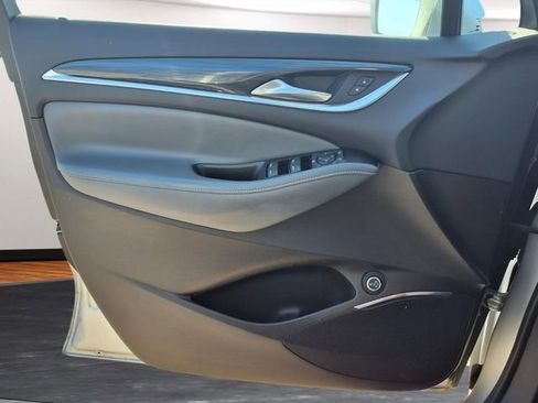 Used 2019 Buick Enclave Essence FWD image 14