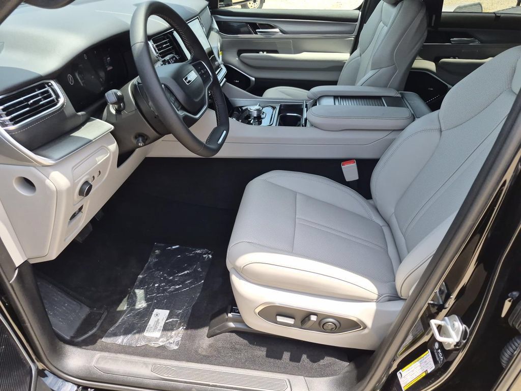 New 2026 Jeep Grand Wagoneer L Limited AWD/4WD image 11
