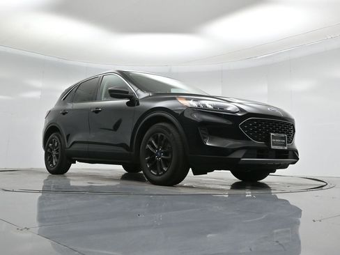 Certified 2022 Ford Escape SE image 46