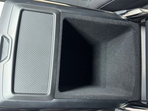 Used 2024 Land Rover Range Rover Sport SE image 32