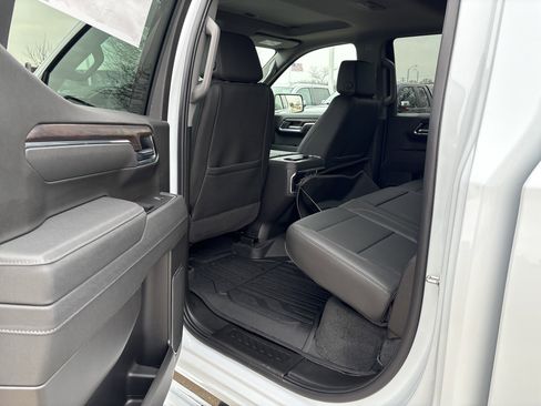 New 2026 GMC Sierra 1500 SLT w/ SLT Premium Plus Package image 12