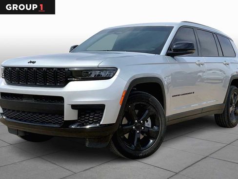 Used 2025 Jeep Grand Cherokee L Laredo image 1