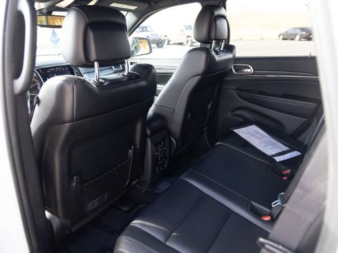 Used 2019 Jeep Grand Cherokee Limited AWD/4WD image 14