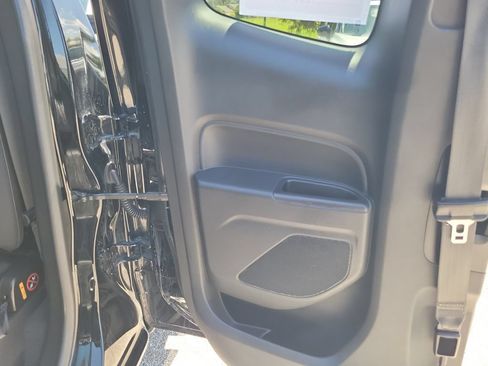 Used 2020 Chevrolet Colorado LT w/ LT Convenience Package RWD image 12