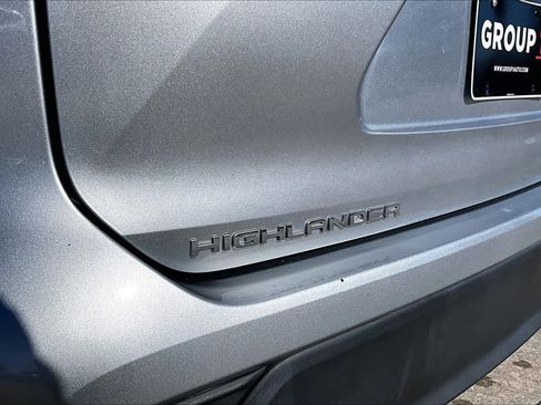 Used 2022 Toyota Highlander XLE image 28
