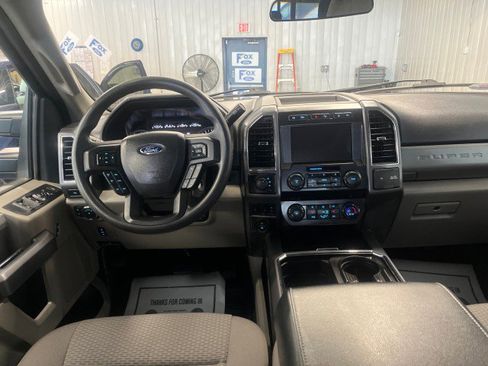 Used 2022 Ford F350 XLT w/ XLT Premium Package image 17
