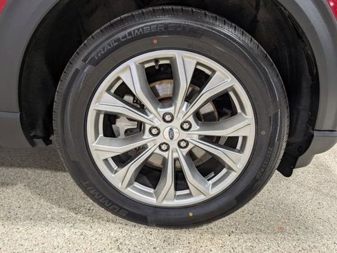 Used 2022 Ford Explorer XLT w/ Equipment Group 202A AWD/4WD image 12