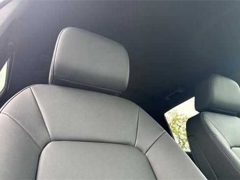 New 2025 GMC Canyon Elevation w/ Convenience Package image 18