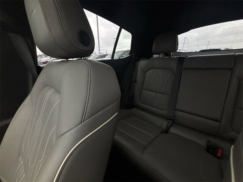 Used 2024 Buick Envista Avenir image 12