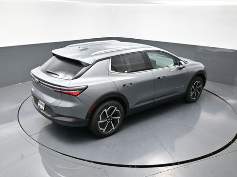 New 2026 Chevrolet Equinox EV LT image 30