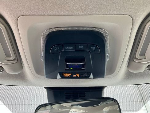 Used 2025 Toyota Corolla LE image 16