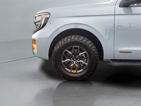 Used 2025 Ford Expedition Tremor image 37