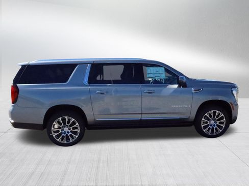 New 2026 GMC Yukon XL Denali w/ Denali Reserve Package AWD/4WD image 8