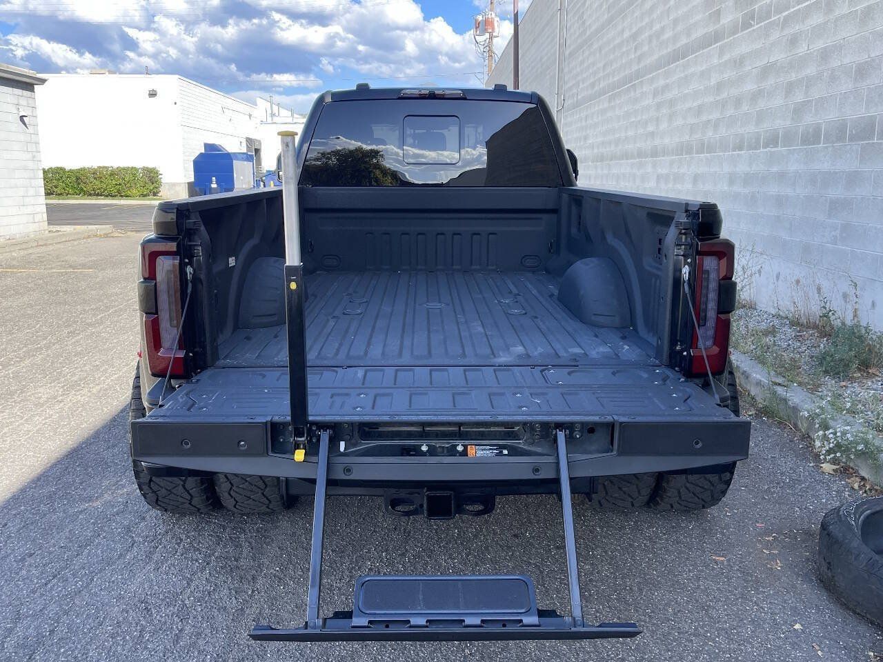 Used 2024 Ford F450 Platinum AWD/4WD image 29