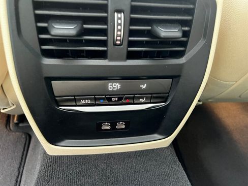 Used 2021 BMW 330i xDrive Sedan AWD/4WD image 27